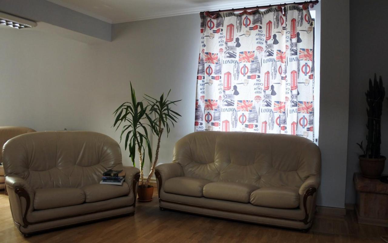 Almaty Backpackers Hostel Exterior photo