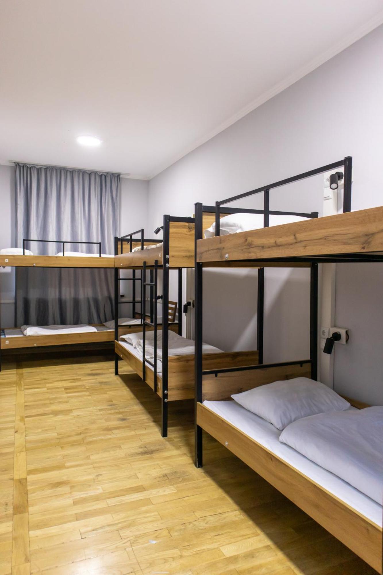 Almaty Backpackers Hostel Exterior photo