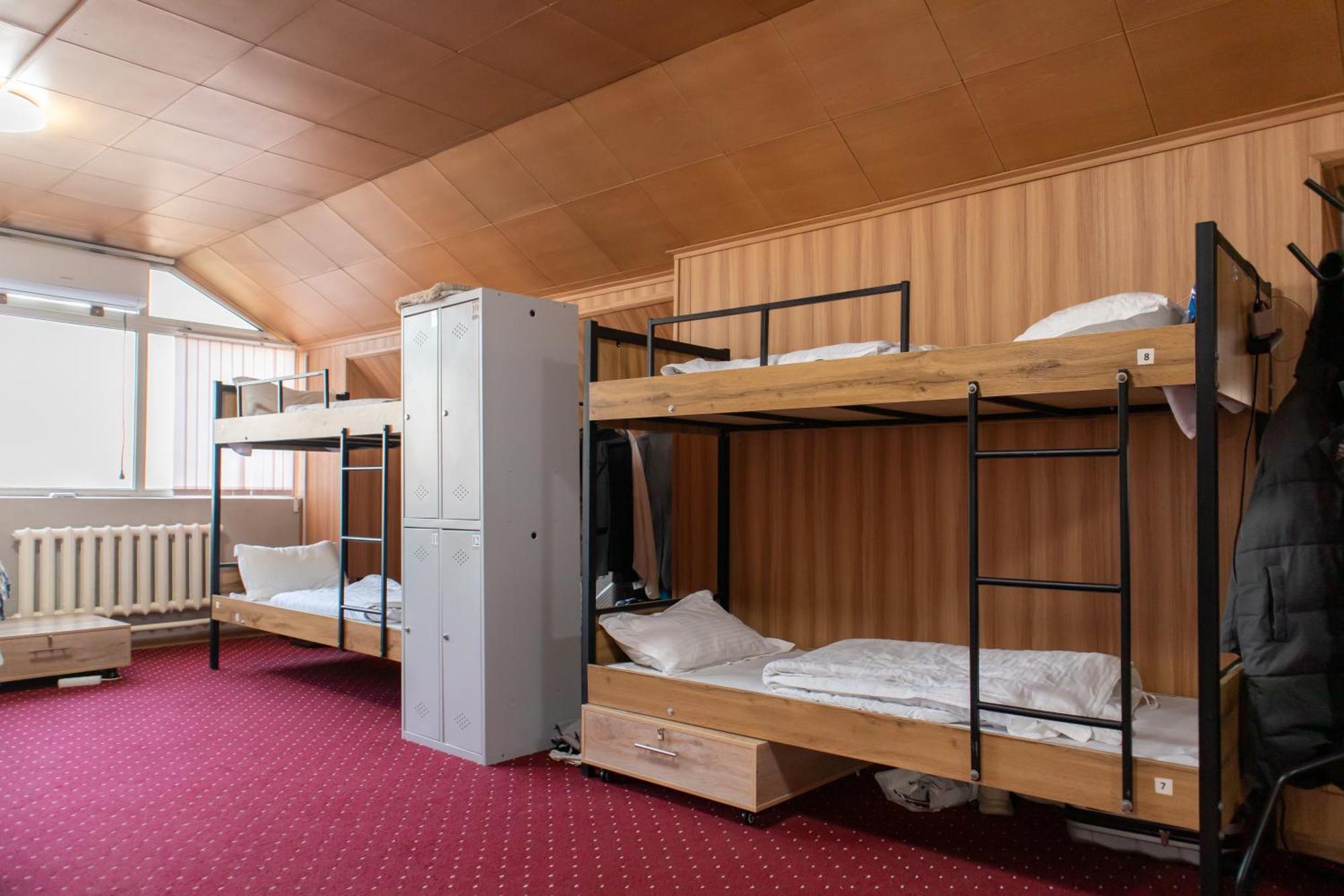 Almaty Backpackers Hostel Exterior photo